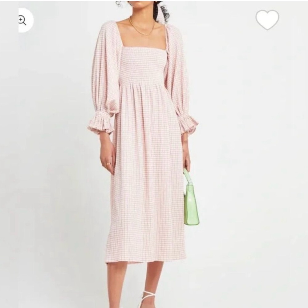 o.p.t Athena Midi Dress Size Small
Smocked Milkmaid Cottagecore Pink
Gingham